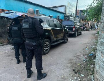 Acusados de furtar armamento da casa de policial federal são presos