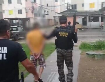 Com celular escondido, mãe grava abusos e ajuda a prender padrasto que violentou enteada por 3 anos