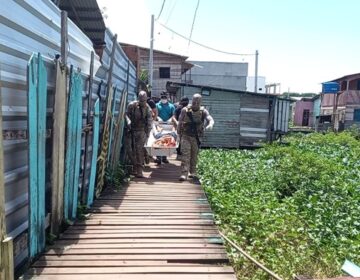 Após achar munições, polícia vai atrás da arma e entra em tiroteio; suspeito morre