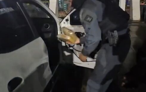 Ferry boat chega a Santana com carro recheado de maconha