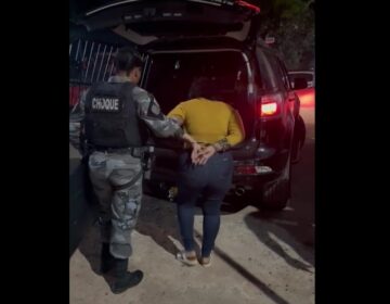 Mulher que fugiu do presídio em dia de visita com ajuda da mãe é recapturada pelo Bope