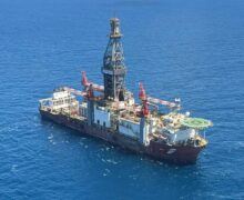 Petrobrás prepara navio-sonda para simulação de vazamento antes da perfuração