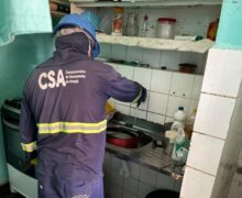 Mutirão faz reparos em habitacional para reduzir desperdício de água