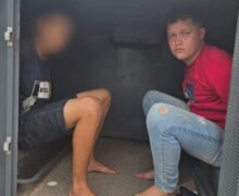 Após assaltos em série com moto alugada, dupla é presa