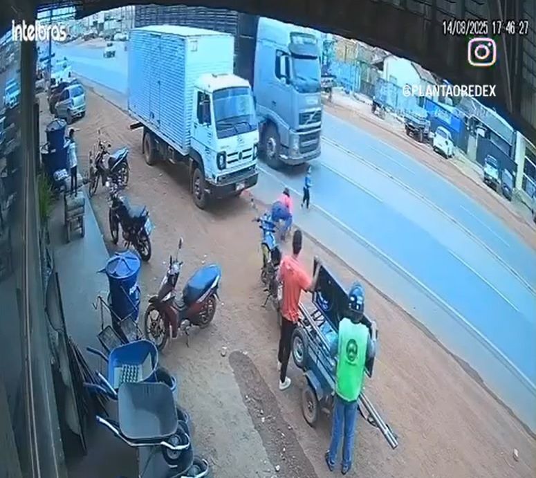 Homem evita tragédia e salva criança de ser atropelada por carreta