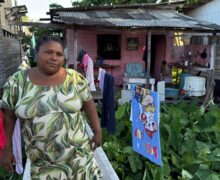 Sem comida, emprego e água, mãe de 10 filhos pede ajuda para reformar casebre
