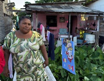 Sem comida, emprego e água, mãe de 10 filhos pede ajuda para reformar casebre