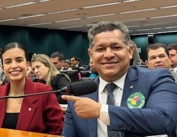 Dorinaldo e Tábata assinam projeto que barra manobras para salvar mandato de Eduardo Bolsonaro