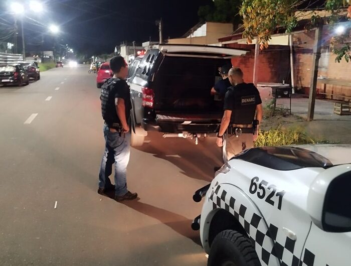 Homem é flagrado com 2 quilos de cocaína