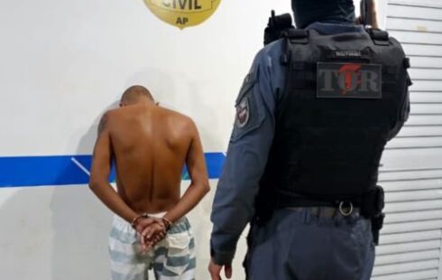 Suspeito é preso com crack, munições e dinheiro após denúncia anônima
