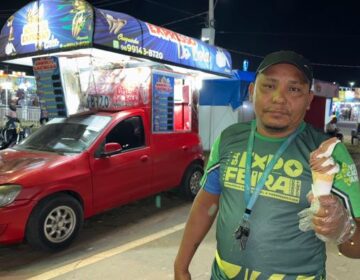 Pai de família transforma Celta em sorveteria com central de ar