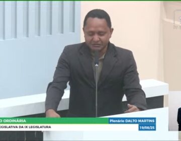 “Nunca me senti tão humilhado”: jornalista chora ao lembrar que filho o viu preso na TV