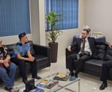 Estudante que revelou sonho de ser policial federal é recebido por delegados da PF