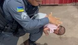 Choro de alívio: PMs salvam bebê inconsciente de engasgamento