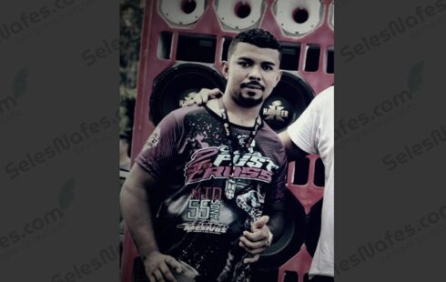 Após sair de boate, motociclista colide contra poste e não resiste