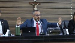 Após acordo, Dalua anula eleição antecipada e anuncia pleito para 2026