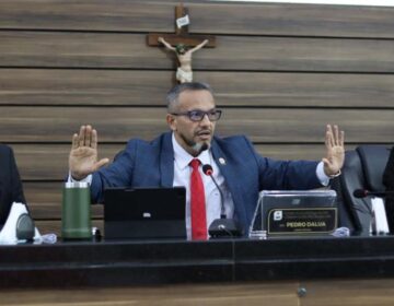 Após acordo, Dalua anula eleição antecipada e anuncia pleito para 2026