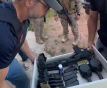 30 e 50 tiros: miniarsenal apreendido em condomínio tinha armas com poder de fogo elevado