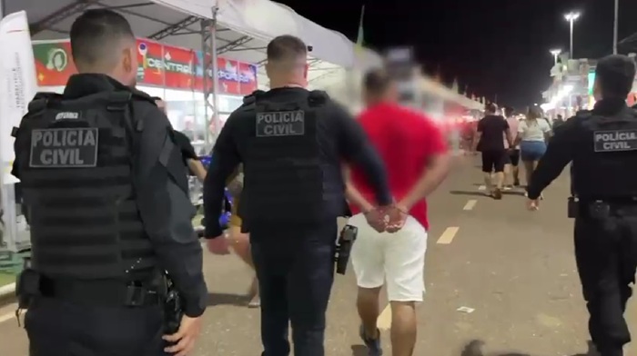 Estelionatários que enganavam visitantes da Expofeira com golpe dos 3 copos são presos