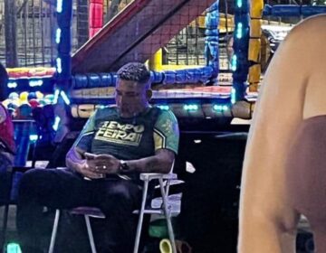 Central de monitoramento reconhece foragido tomando conta de piscina de bolinhas