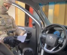 Motoristas de picapes ameçavam abandonar migrantes na BR-156