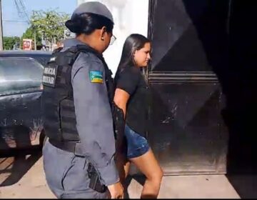 Funcionária de supermercado é presa por desviar R$ 82 mil e furtar doces no trabalho