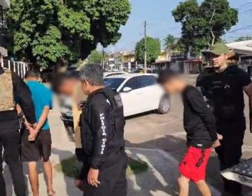 Tribunal do Crime torturou jovem com deficiência e idoso bêbado, diz polícia