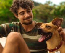 Netflix inclui ONG do Amapá em campanha de adoção de cachorros ‘caramelos’
