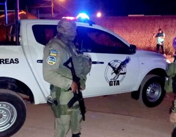 Traficante foge pulando muro do quintal e deixa para trás usuário, preso pelo GTA