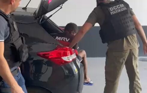 Tia aciona polícia para conter sobrinho de 60 anos