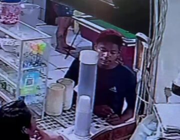 No bar, assassino espera alvo chegar e o mata com único tiro na cabeça