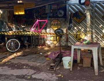 Dupla pede para encher pneu de bicicleta e mata borracheiro a tiros