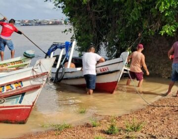 Catraia se choca com voadeira durante travessia da Ilha de Santana