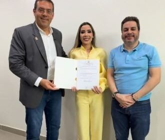 Vinícius indica esposa digital influencer para comandar Assistência Social de Macapá