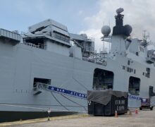 Maior navio de guerra da Marinha chega a Belém para missão na COP30