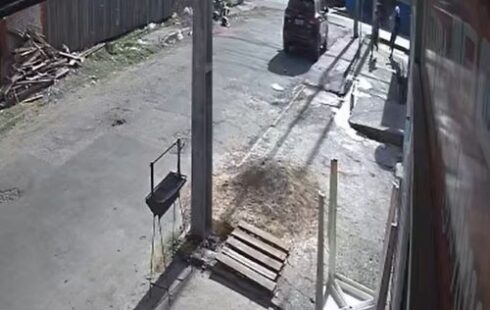 VÍDEOS mostram dona de casa sendo atingida por GCM que errou tiro em suspeito