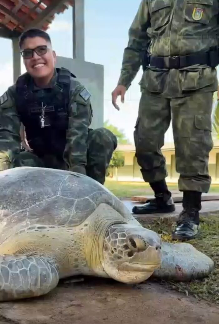 ... e policiais do Batalhão Ambiental. Fotos: Divulgação