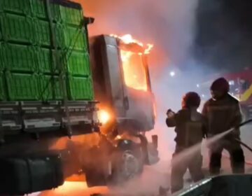 Após ter perna arrancada em colisão com caminhão, motociclista morre em hospital