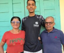 Jovem aprovado no CFO da PM dedica conquista aos avós que o criaram