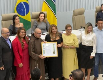 Capuchinhos e Frei Carlos são homenageados por serviços sociais e de saúde no Amapá