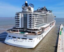 Cruzeiros de luxo viram hotéis flutuantes em Belém