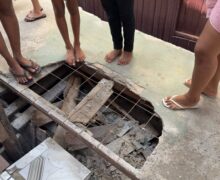 Passarela de “concreto” desmorona 1 ano após ser entregue por Furlan