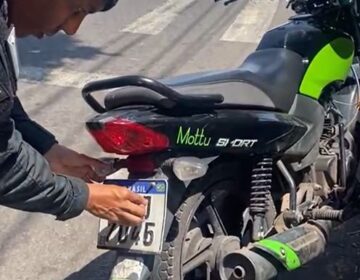 Entregador por aplicativo enganava fiscalização eletrônica com placa adulterada