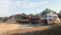 Após briga entre sócios, policiais recuperam retroescavadeira de R$ 1 milhão furtada