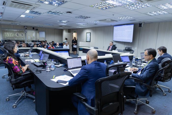 Após pressão de Alcolumbre e Randolfe, Aneel suspende votação sobre tarifa de luz no AP