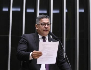 Deputado pede suspensão de reajuste da energia e reavaliação de concessão