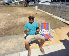 Pai de 5 filhos e fã de Anitta, idoso de 67 anos chega 10 horas antes de show gratuito no Amapá