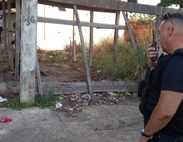 Mulher é morta a facadas em casa usada por dependentes químicos