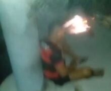 Bandidos filmam execução de jovem jogado em lago: ‘dá-lhe mais’