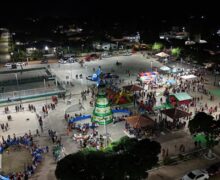 Luzes de Natal são acesas e unem famílias em Tartarugalzinho
